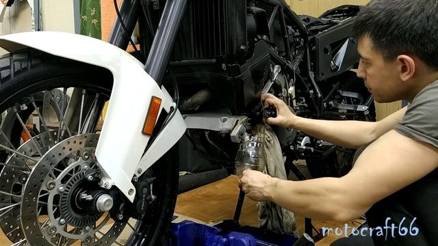КТМ 990 adventure замена масла смотреть онлайн