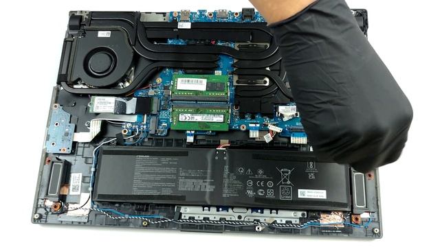 ?️ ASUS ROG Strix SCAR 17 G733 - disassembly and upgrade options смотреть онлайн