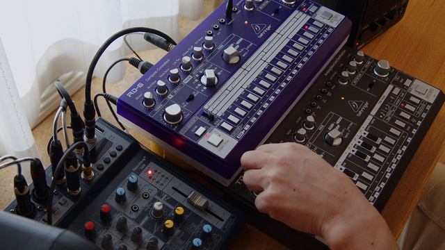 20240228Minimal Session　Behringer TD-3 + RD-6 ＆Mixer:Depusheng DE8 смотреть онлайн