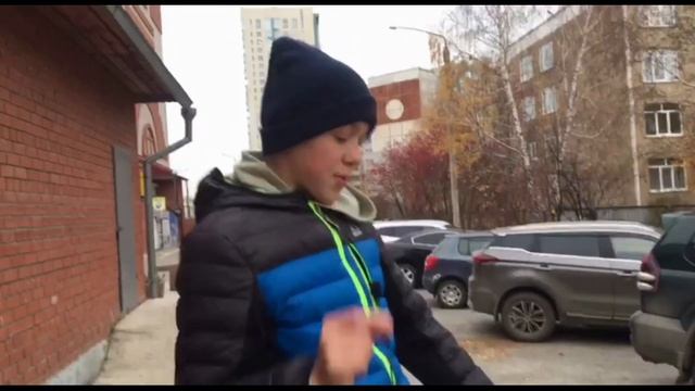 СКИНУЛ САМОКАТ С 10 ЭТАЖА !!!