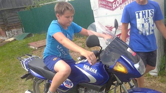 Первая езда на мотоцикле Yamaha YBR 125!!! смотреть онлайн
