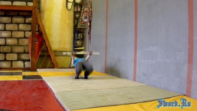 Акро-связка 1 (подъем разгибом-кувырок-прыжок)