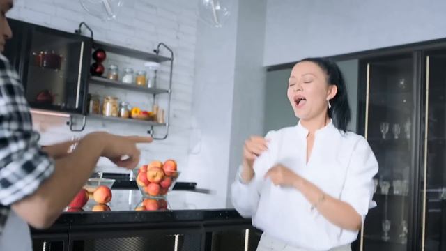 2020 / Mareven / Роллтон / МакаРоллтон / Хит твоего стола / RU смотреть онлайн