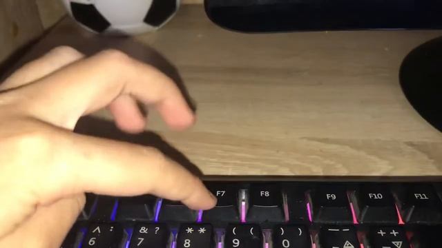 МЫШКА ПРОДОЛЖАЕТ СВЕТИТЬСЯ ПОСЛЕ ВЫКЛЮЧЕНИЯ КОМПЬЮТЕРА ЧТО ДЕЛАТЬ???? Есть решения!!!! смотреть онлайн