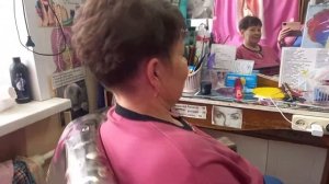 Короткая женская классическая стрижка машинкой.