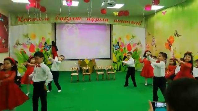 Шуточный танец на 8марта в детском саду смотреть онлайн