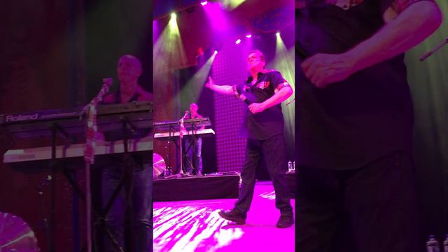 LES McKEOWN'S BAY CITY ROLLERS "Love Me Like I Love You" Live at Cork Opera House 2018 #lesmckeown смотреть онлайн