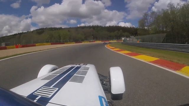 Caterham ---- 2 crashes & the drive of his life all in one race! смотреть онлайн