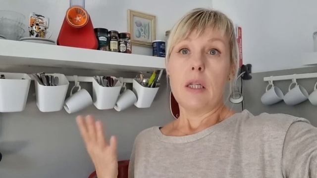 Почему французы начинают сильно экономить и уезжают из Франции. Я вам никогда не вру! смотреть онлайн