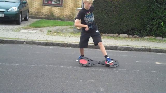 Tobias Bjerre waveboard tricks