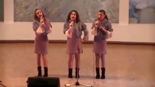 Lacramioarele - Sunt O Romancuta Ianuarie 2011.m4v