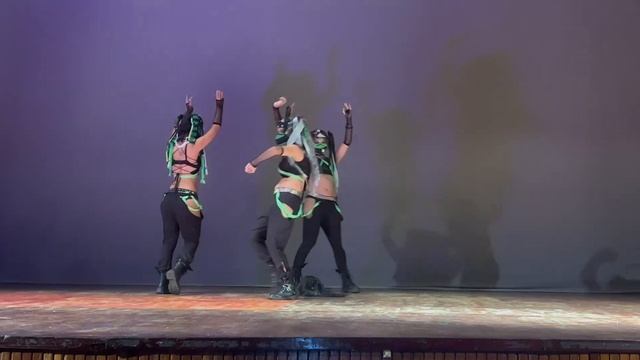 Proyecto Lilium - Cybertopia (Tribal Cybergoth Fusion Bellydance) - Feldav Esencia Egipcia (2023) смотреть онлайн