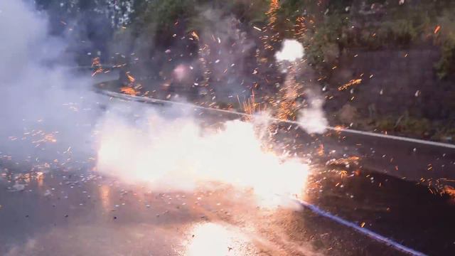 15000 Wali Ladi Ek Sath | Longest Mirchi Bomb 😍 смотреть онлайн