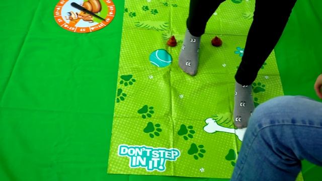 НЕ НАСТУПИ В КАКАШКУ ЧЕЛЛЕНДЖ // Don't step on it challenge смотреть онлайн