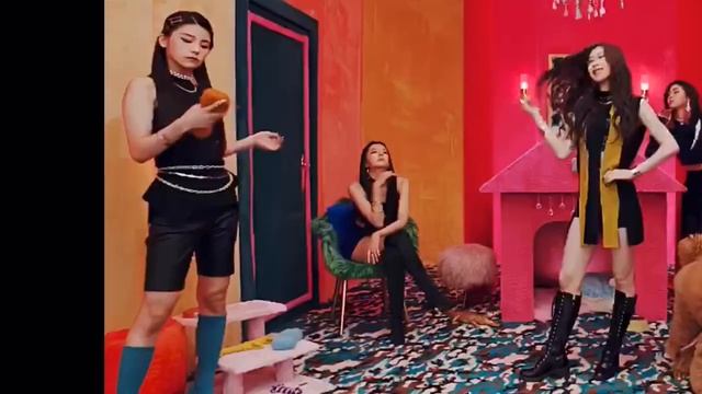 ITZY "달라달라 (DALLA DALLA)" but only Yeji смотреть онлайн