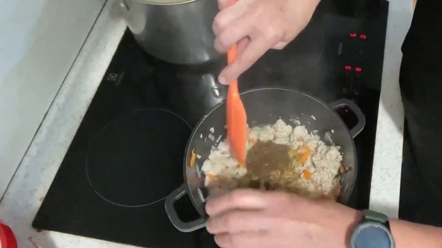 Подлива с куриным фаршем к любому гарниру. смотреть онлайн