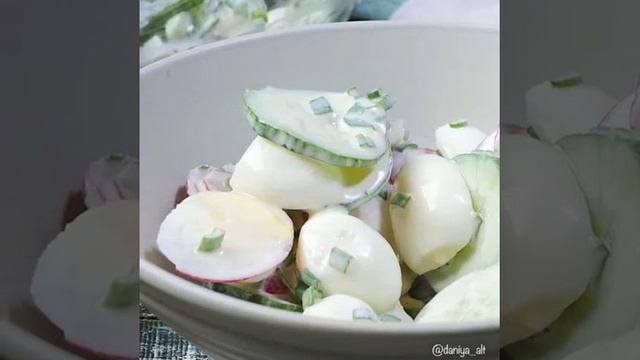 ЧТО ПРИГОТОВИТЬ НА ОБЕД? (салат из редиски с яйцом и горячее блюдо - запеченный минтай под сыром) смотреть онлайн