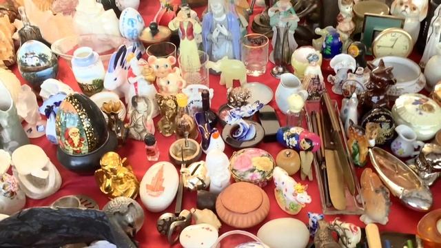 БАРАХОЛКА на Блошином рынке ! Бабушка говорит что в СССР без трусов ходила СПБ /купить / Апрель . смотреть онлайн