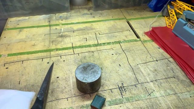 Тест топора 1971 года по железу. Рубка металла смотреть онлайн