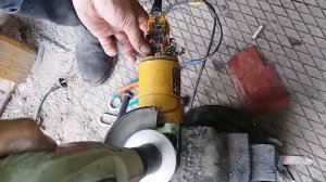 Болгарка искрит на щетках?- Ответ с показам