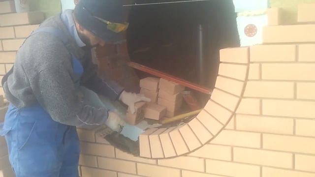 Круглое окно из кирпича