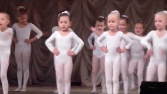 Танец Барбарики Младшая группа АТ "Вдохновение" СПБ. смотреть онлайн