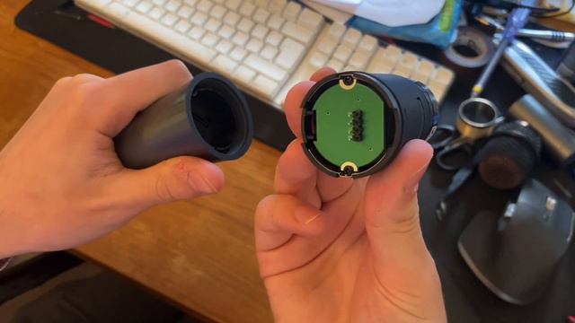 How to open the Sennheiser SKM 35 wireless microphone (XS Wireless 1) смотреть онлайн