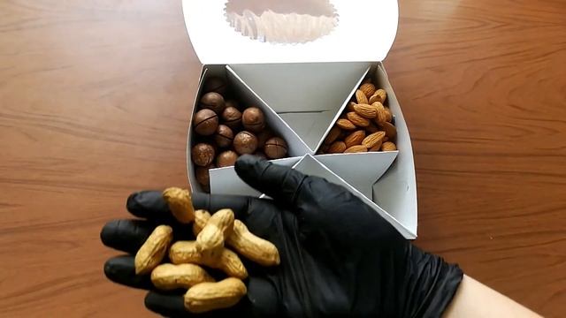 Коробка с сухофруктами и орехами смотреть онлайн