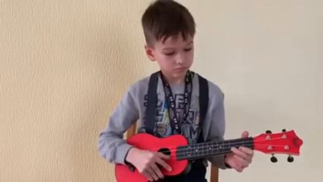 Играю на гавайской гитаре мелодию Бетховена "В пещере горных королей" смотреть онлайн