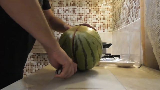 Лайфхаки на кухне которые упростят вам жизнь Как нарезать арбуз смотреть онлайн