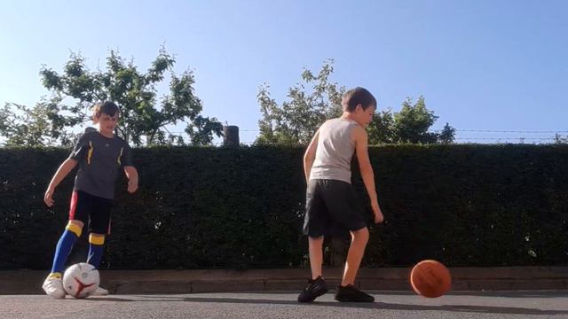 Футбол VS Баскетбол какой СПОРТ КРУЧЕ ? смотреть онлайн