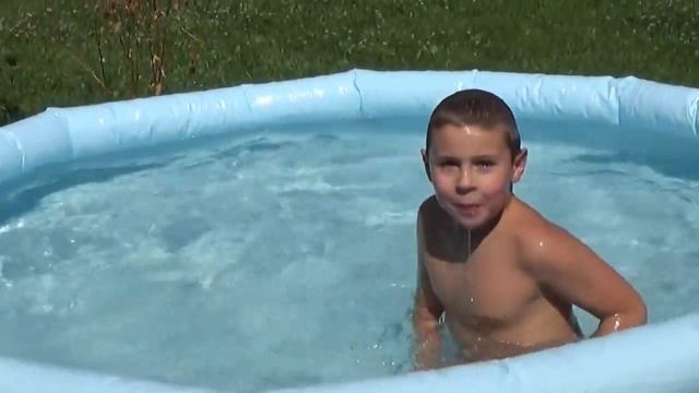 Детский праздник. Посмотри, как можно устроить праздник детям на даче. смотреть онлайн