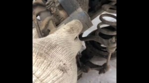 Замена задних тормозных колодок Ford Kuga 2016 с электрическим ручником