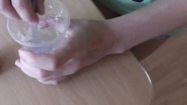 Делаем лизуна из прозрачного клея смотреть онлайн