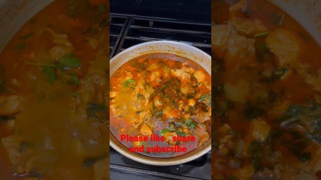 Healthy Lunch Mixed Spinach , Mint , Coriander Vegetables Rice And Chicken