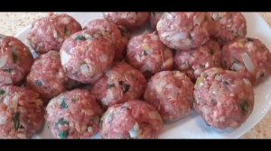 Кёнигсбергские клопсы с соусом  из каперсов