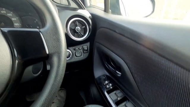 Toyota Vitz Edition 2 Test Drive | New Shape Toyota Vitz смотреть онлайн