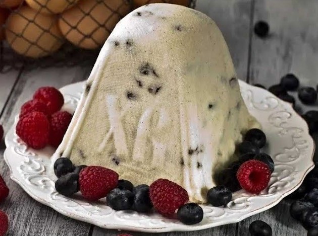 ГОТОВИМСЯ К СВЕТЛОМУ ПРАЗДНИКУ ПАСХА И ГОТОВИМ ТВОРОЖНУЮ ПАСХУ С ЧЕРНИКОЙ! смотреть онлайн