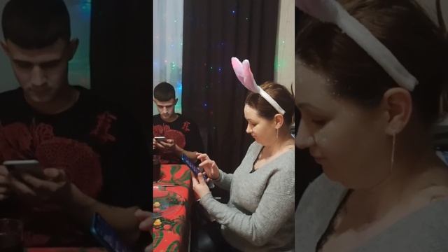 Новогодний подарок уже 19 лет!#влог #подпишись #моясемья #лайк смотреть онлайн