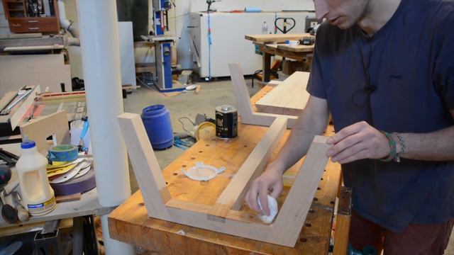 How to make a rustic live edge coffee table Part 3 - The bowties and finish (Awesome Coffee Table) смотреть онлайн