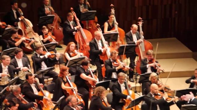 Сюита из "Щелкунчика" на бис. Оркестр Мариинского театра. смотреть онлайн