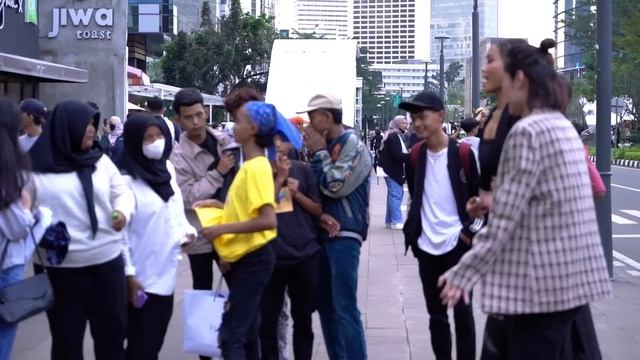 UNJUK SKILL CATWALK ALA ANAK CITAYAM FASHION WEEK! FEAT SARAH INDONESIA'S NEXT TOP MODEL смотреть онлайн