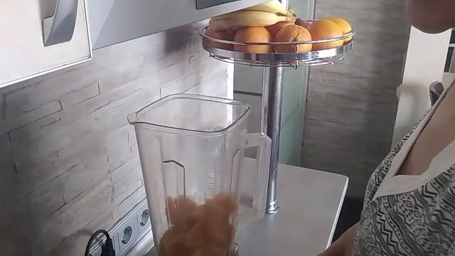 Шпинатный смузи. С днём рождения, Америка! Извините за акцент. смотреть онлайн