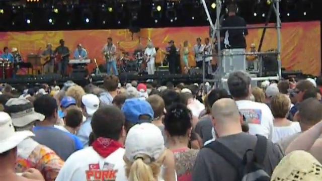 Vince Gill and Sheryl Crow - Lay Down Sally @ Eric Claptons Crossroads Guitar Festival 2010.AVI смотреть онлайн