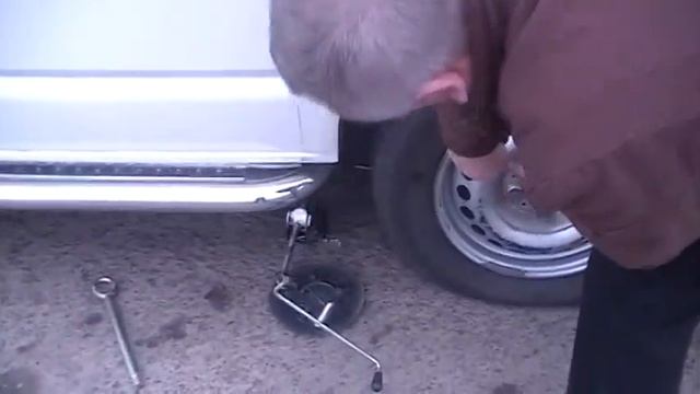 911 и пробитое колесо) смотреть онлайн