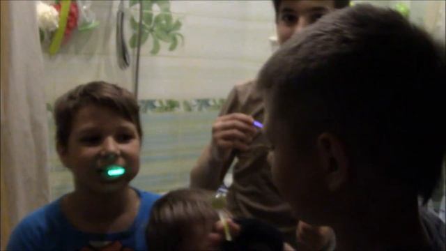 Светящиеся чупа-чупсы