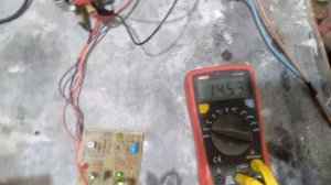 Тиристорное автоматическое зарядное устройство на КУ202.mp4