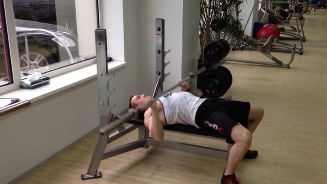 Жим лежа 20кг х 100раз :)