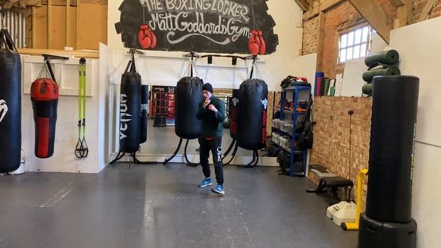 SHADOW BOXING DRILL 2 - FOOTWORK, DEFENCE & ATTACK смотреть онлайн