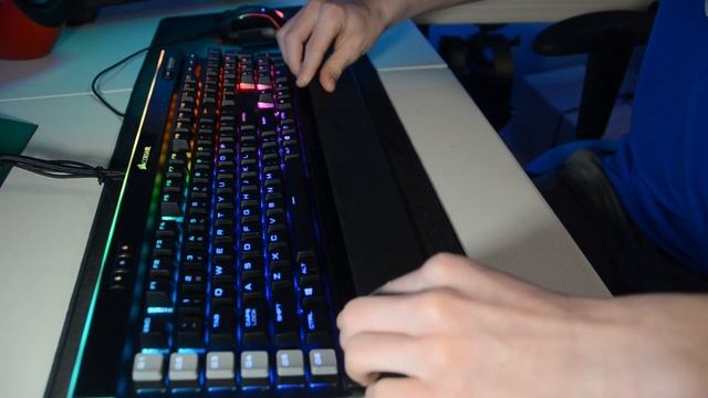 This keyboard ONLY cost $200... - Corsair K95 Platinum Review смотреть онлайн